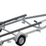 Porte Bateau Immergeable Sun Way – D2413 – Ptac : 1350KG – Kit Patins – 1 Essieu FreinÉ